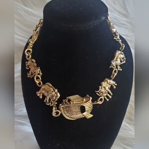 Vintage N.R ( Avon) Noah's Ark Gold Tone Bracelet.